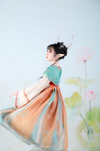 【王者荣耀瑶遇见神鹿Cosplay】cn眠妃珞馨