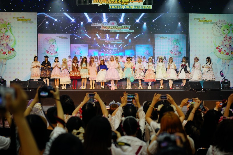 firefly lolita show.JPG